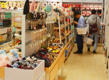 義烏百貨小商品加盟 貿易代理模式的機遇與挑戰